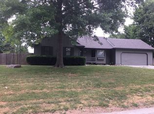 1407 E Sycamore St, Ozark, MO 65721