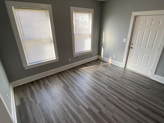 5th image of 219 Wallace Ave #219