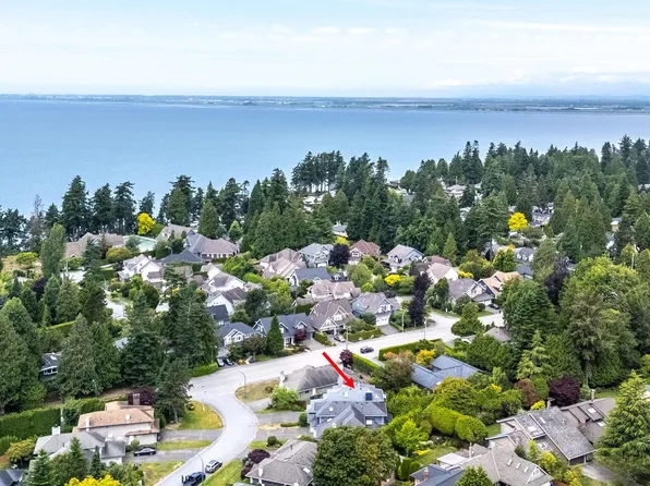 12411 Ocean Breeze Pl, Surrey, BC V4A 9K3