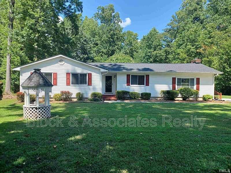 1st image of 2963 Carolyn Dr