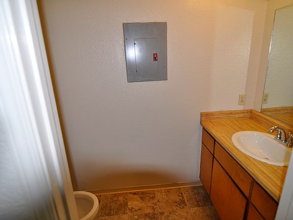 405 Sutter Bathroom - Upstairs