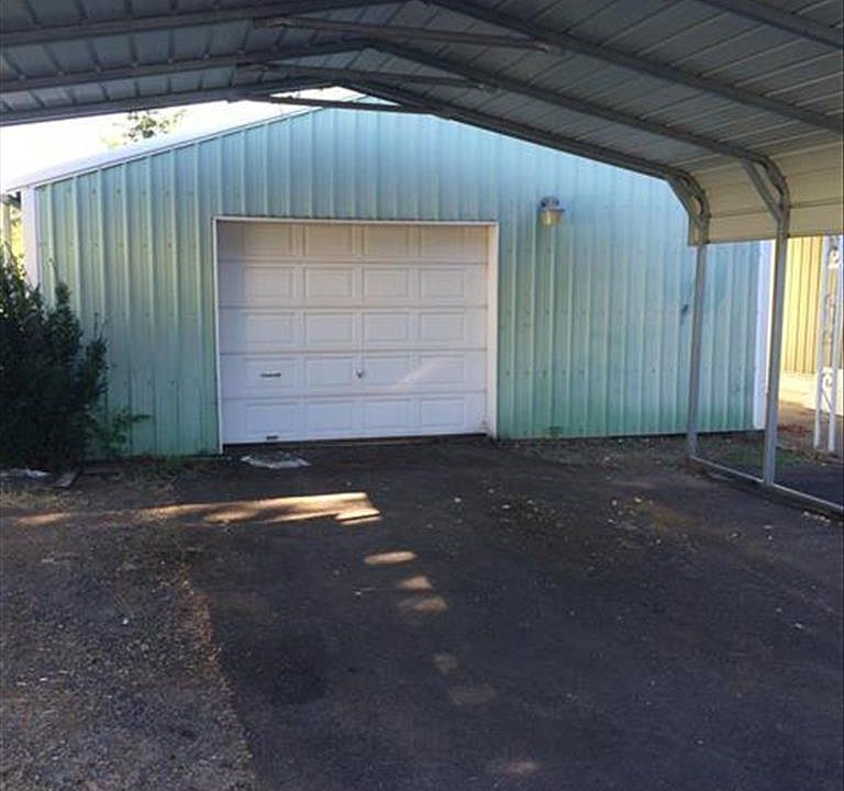 2nd image of 910 Stewart Ave