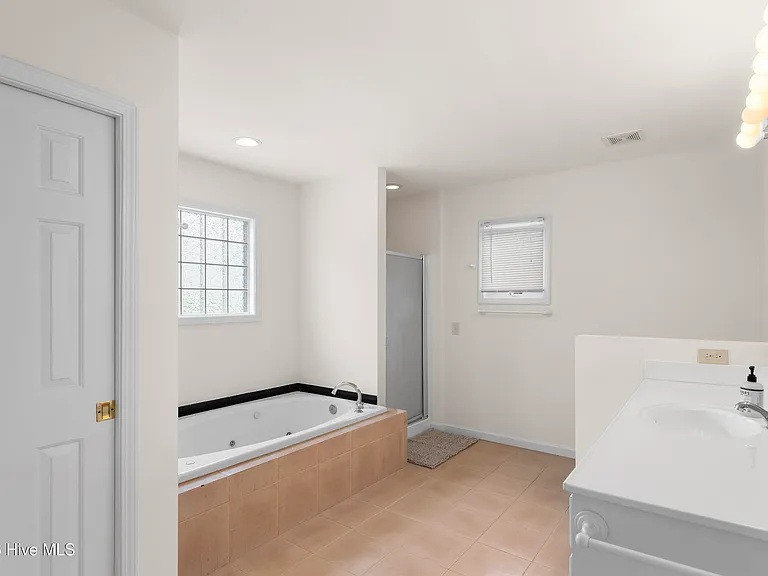 642 4th Ave S — Photo 19