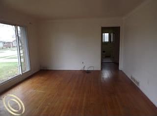 4th image of 22432 Millenbach St