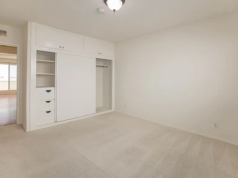 2621 Centinela Ave #14 — Photo 7