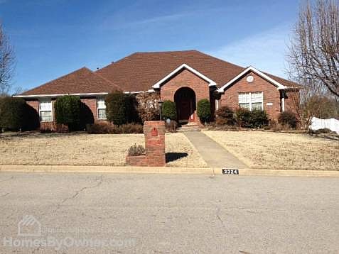 1st image of 2324 Parkway Ln