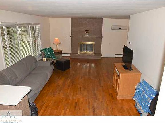 3rd image of 1616 E Columbine Dr