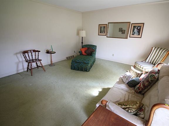 4th image of 1224 Hodge Dr