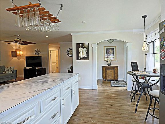 5th image of 1398 Park Shore Cir APT 4