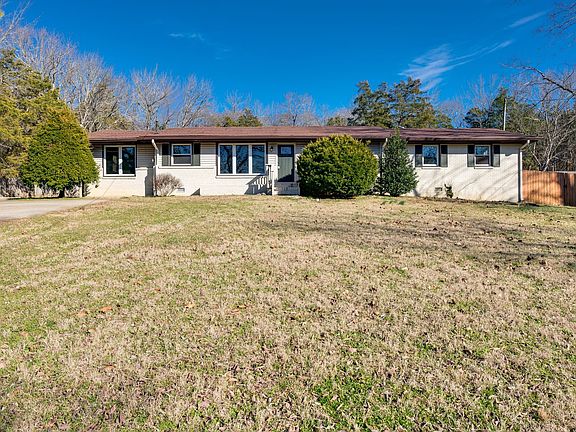 3rd image of 304 Kemper Dr S