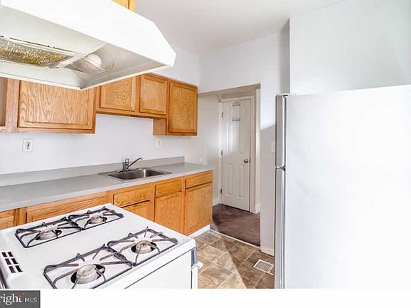 3rd image of 1219 B St