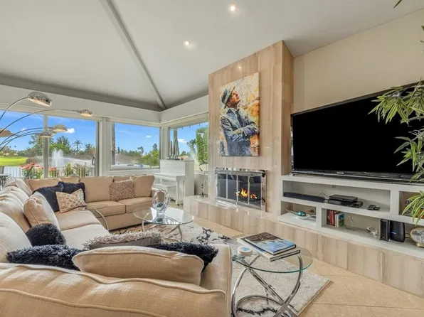 230 W Kavenish Dr, Rancho Mirage, CA 92270