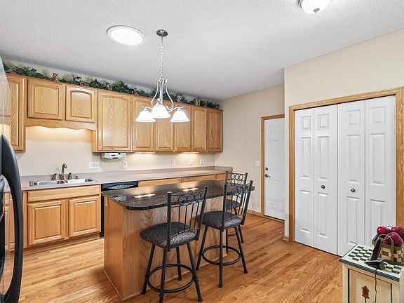 5th image of 12084 65th St NE