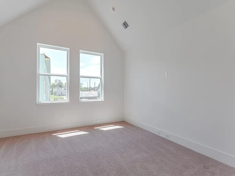 7605 Victory Reserve St — Photo 12