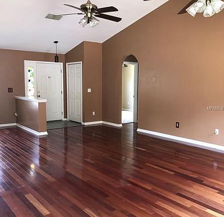 4th image of 1061 Arbor Hill Cir