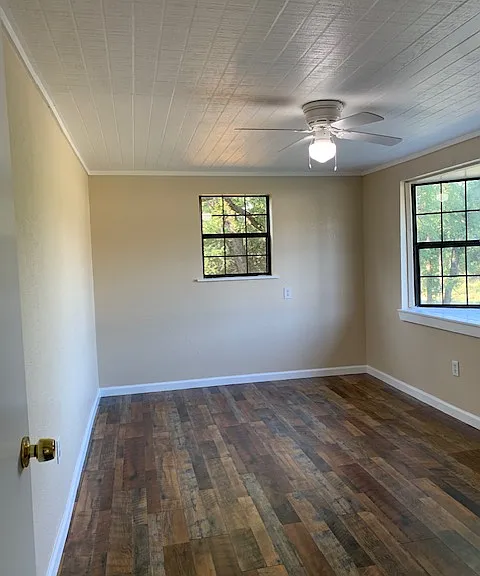 823 Cypress Ln — Photo 26