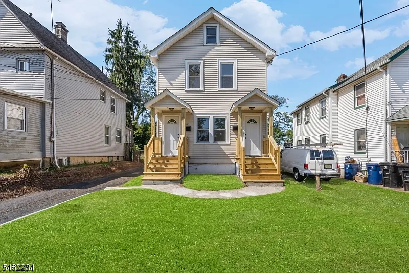 2 bed, 1.0 bath, $2,500 — Photo 1