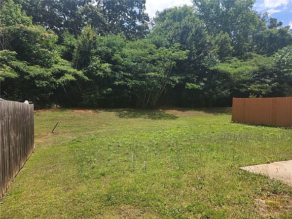 3rd image of 7274 Mountain Laurel Way