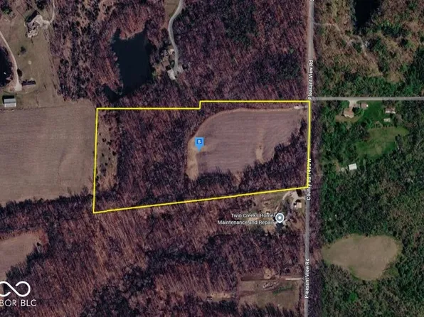 639 Pleasant View Rd, Coal City, IN 47427