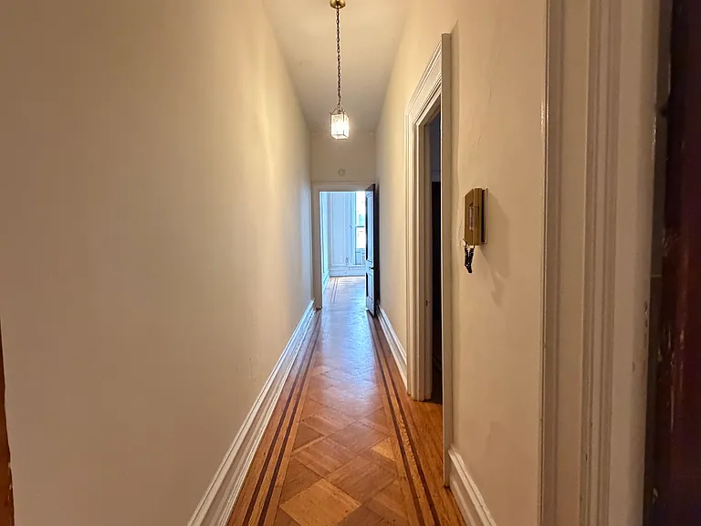2035 Walnut St #2F — Photo 1