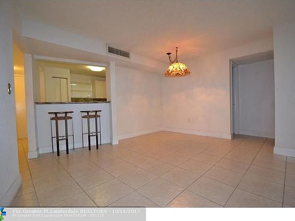 4th image of 4255 N University Dr