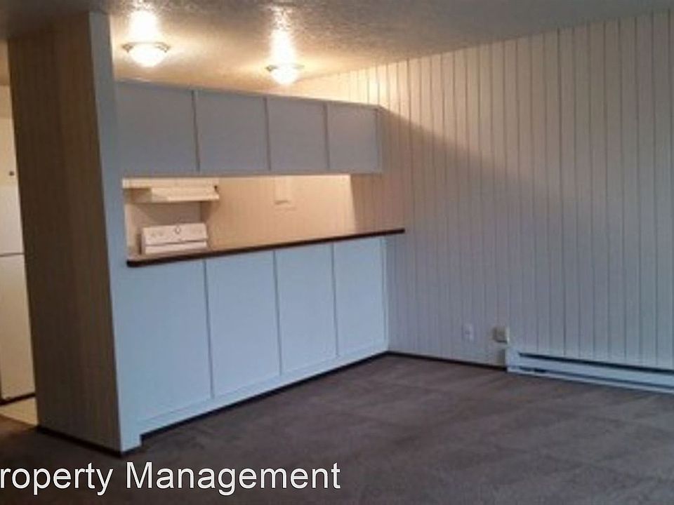 2nd image of 439 Harney St S #8078951