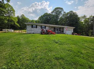97 Beasley Dr, Mount Hope, WV 25880