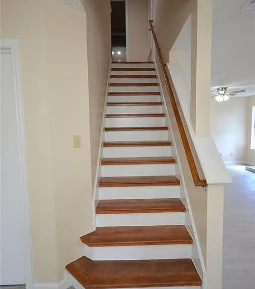 13903 Lothian Dr — Photo 11