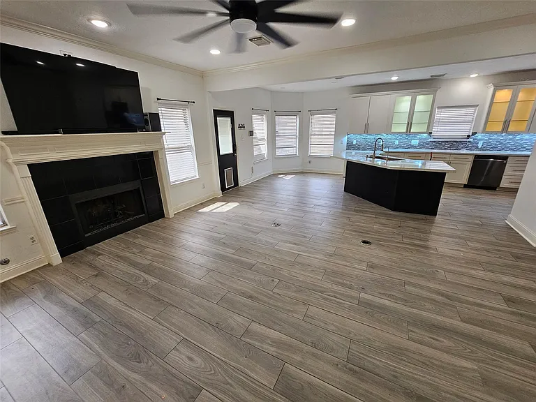 3709 Pinehurst Dr — Photo 17