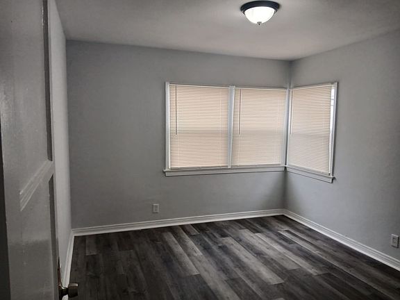 3rd image of 5421 Flemish Ln #5435