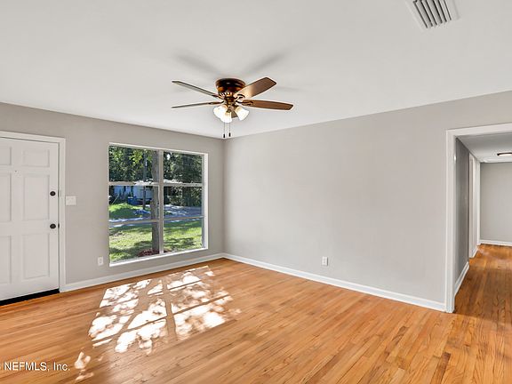 4th image of 2614 OAK SUMMIT Drive