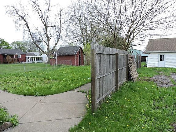 2nd image of 88 Sawyer Ave