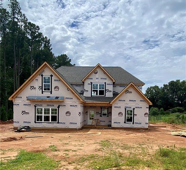 2nd image of 165 Montreat Dr