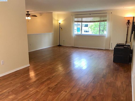 5th image of 4704 Hilltop Dr