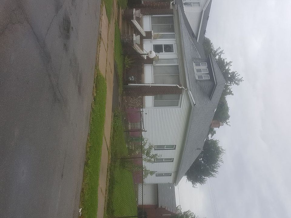 2nd image of 5205 Belmont St