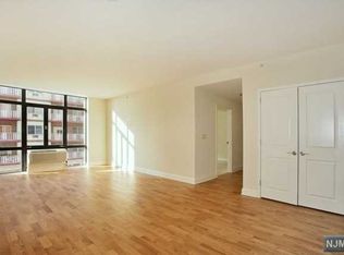 29 1st St APT 706, Hackensack, NJ 07601