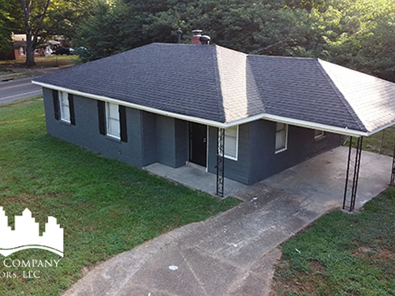 1380 Rolling Hills Dr — Photo 3