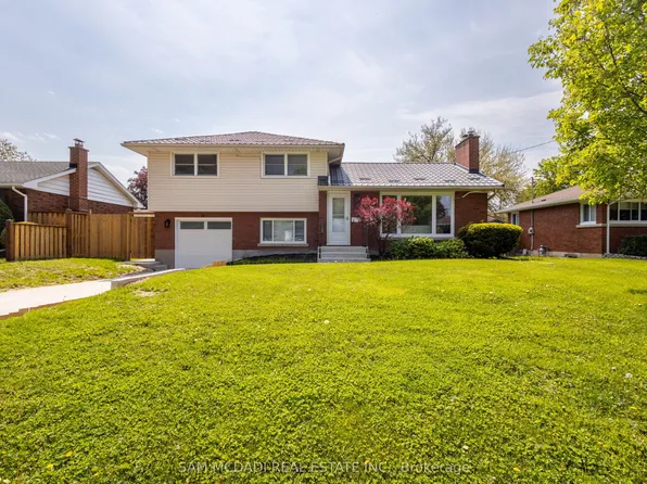 14 Glencairn Dr, Saint Catharines, ON L2M 2N3