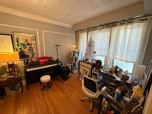 2548 N Harding Ave #1 — Photo 14