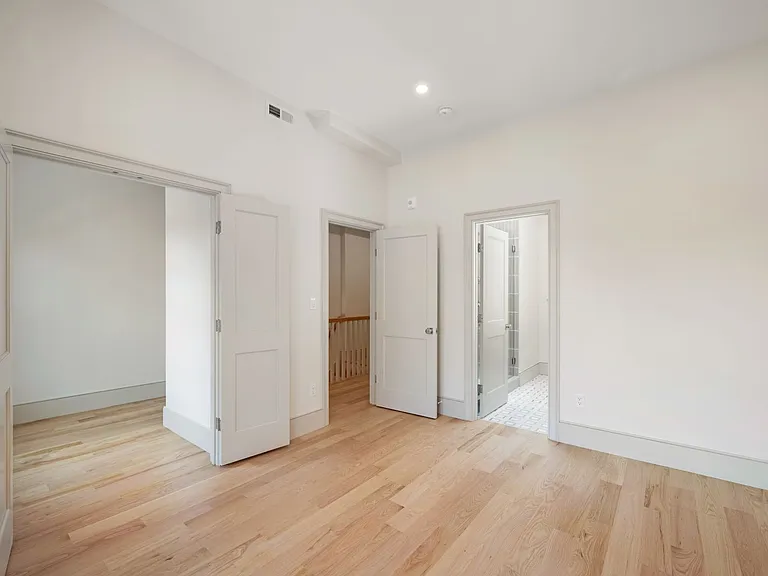 192 Green St #192 — Photo 15