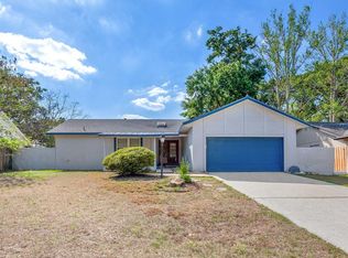 904 Black Knight Dr, Valrico, FL 33594