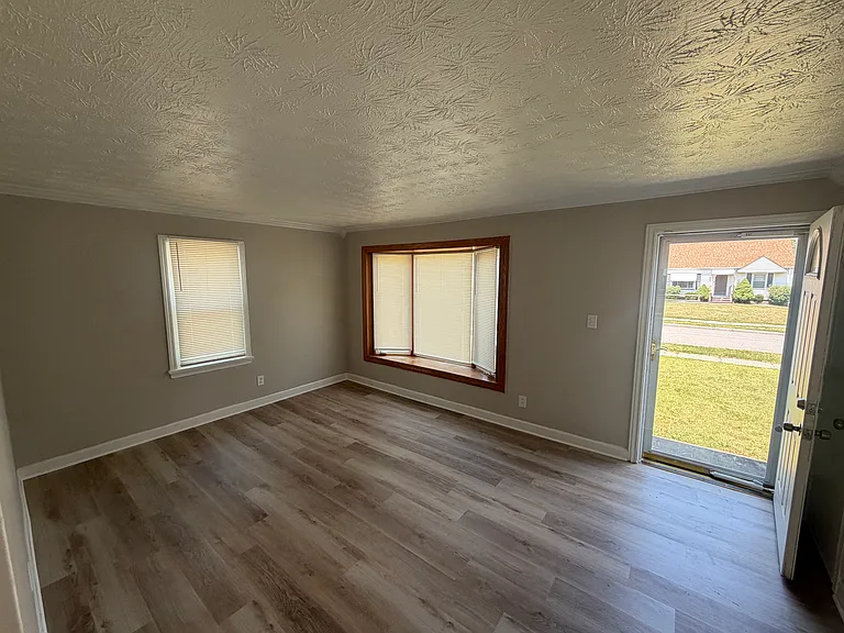 12110 Shady Oak Blvd — Photo 7