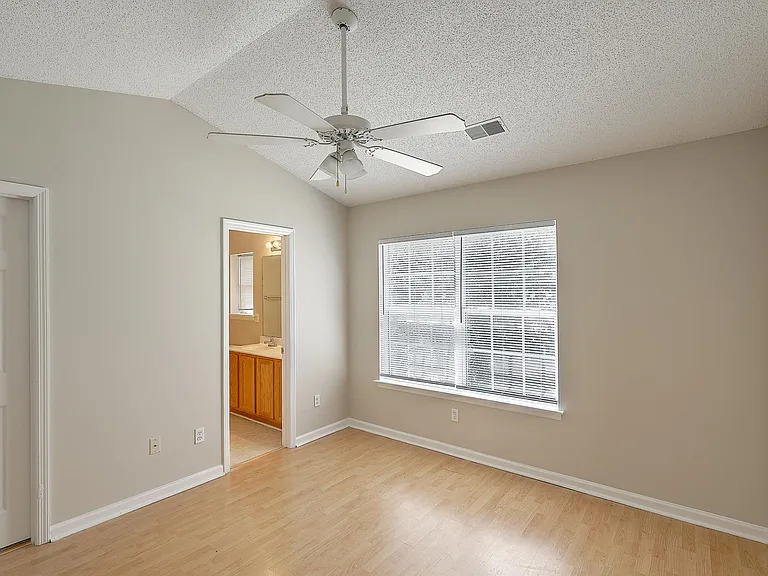 8074 Shadow Oak Dr — Photo 13