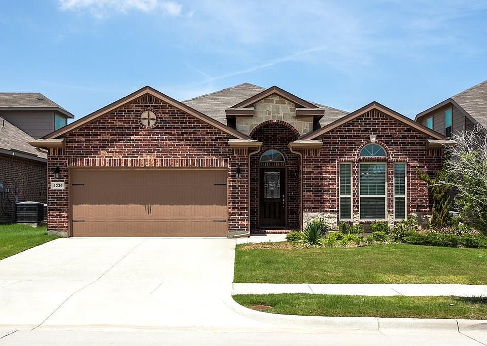 1st image of 3236 Tamarack Ln