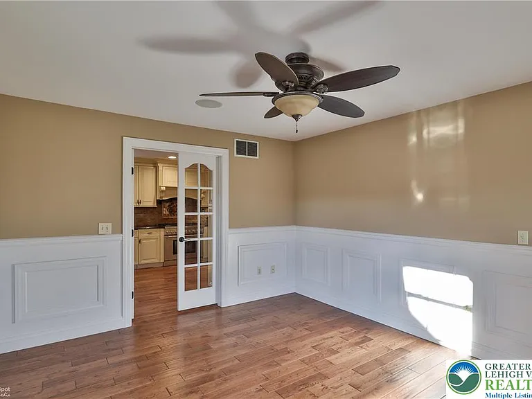 284 Walker Rd — Photo 36