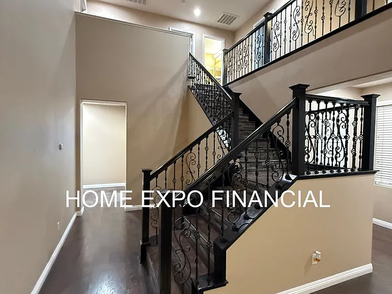 1456 Moonlight Dr — Photo 24