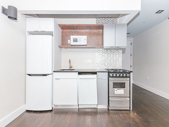 4th image of 688 Bushwick Ave #6D