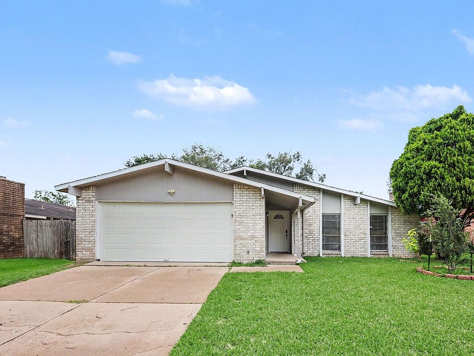 1st image of 15430 Camino Del Sol Dr