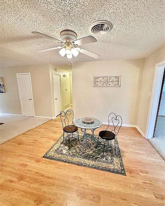1st image of 1008 Sierra Dr #1008