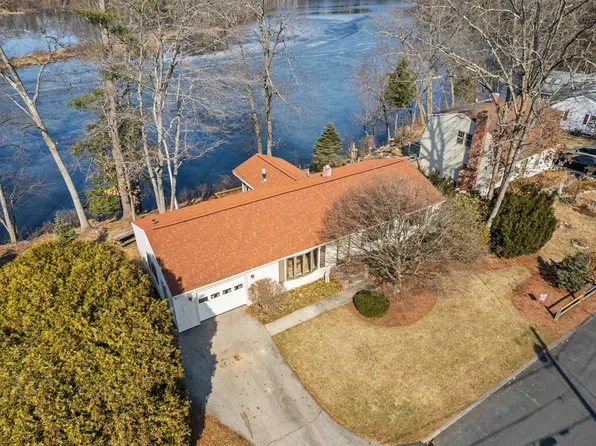 105 Shore Drive, Nashua, NH 03062